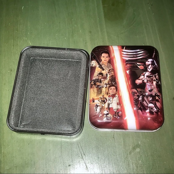 EUC Cartamundi Star Wars: The Force Awakens Playing Cards w Embossed Tin - Picture 7 of 8